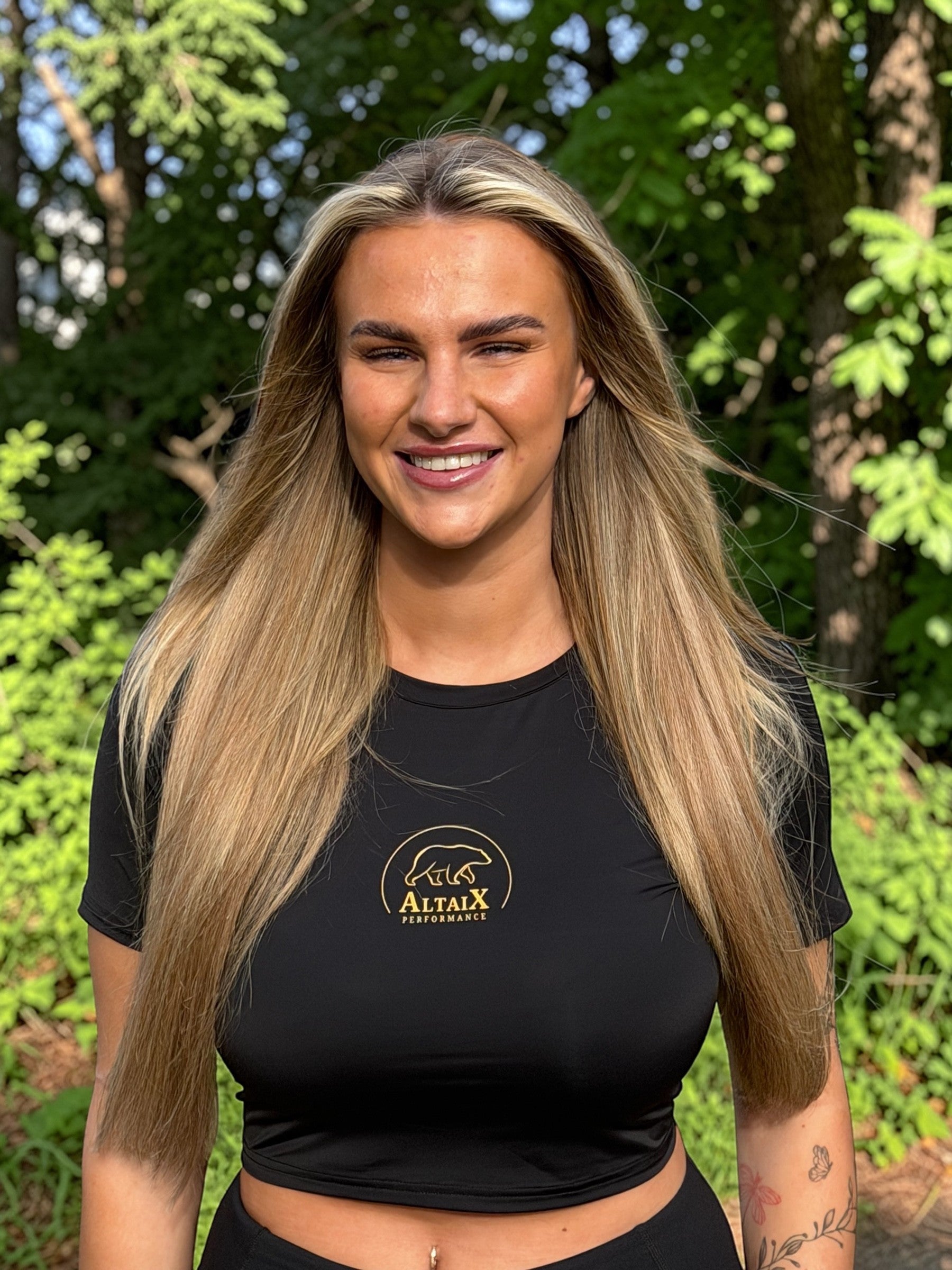 First Edition Women’s Performance Crop Top (Black/Gold)